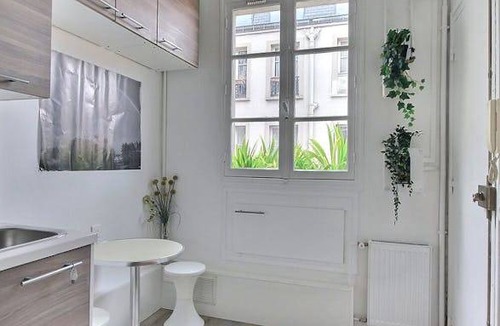 Quartier de la Folie-Mericourt Apartment | 18 m² Apartment ∙ 1 guest