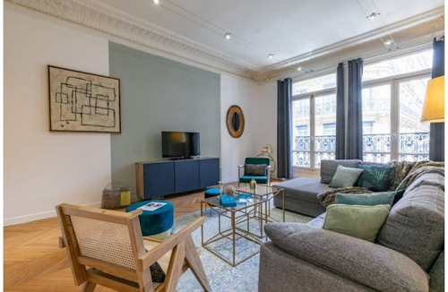 Champs-Elysees Apartment | 180 m² Apartment ∙ 3 bedrooms ∙ 6 guests
