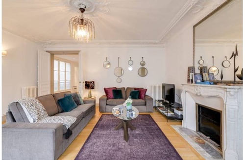Quartier Saint-Georges Apartment | 180 m² Apartment ∙ 3 bedrooms ∙ 6 guests