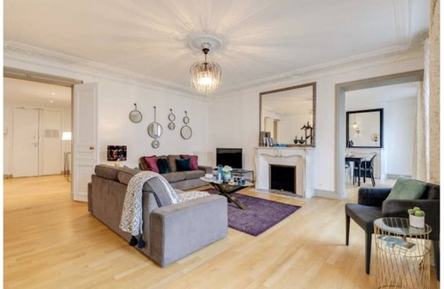 Quartier Saint-Georges Apartment | 180 m² Apartment ∙ 3 bedrooms ∙ 6 guests