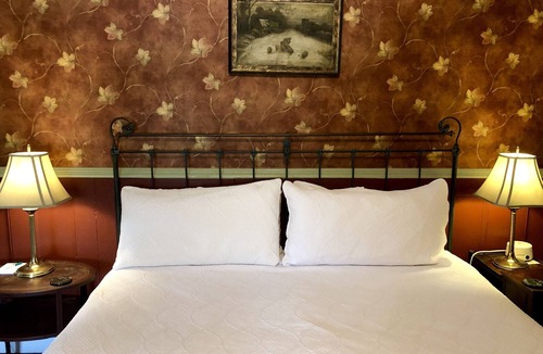 Lansing Bed & Breakfast | 1830s Historic Inn Ithaca NY, Room 8