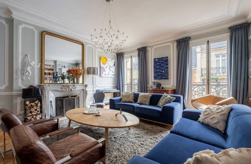 Champs-Elysees Apartment | 185 m² Apartment ∙ 5 bedrooms ∙ 8 guests