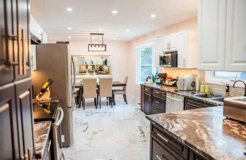 Wasaga Beach Villa | 186 m² Villa ∙ 5 bedrooms ∙ 10 guests
