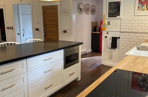 Grey Highlands House | 1870 Renovated Historic School House close to Ski Hills Winter Seasonal Rental