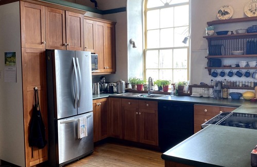 Grey Highlands House | 1870's stone schoolhouse close to hiking and skiing