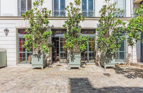3rd Arrondissement Apartment | 18TH-CENTURY PALACE, BLEND OF OLD-WORLD GRANDEUR & MODERN COMFORT - LE MARAIS