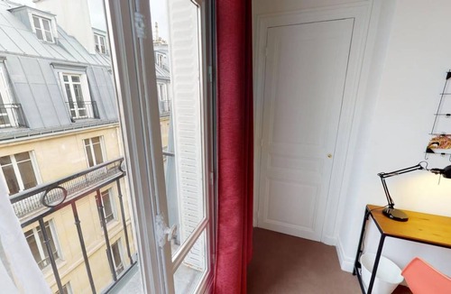 17th Arrondissement Resort | 193 m² Private room ∙ 1 bedroom ∙ 1 guest