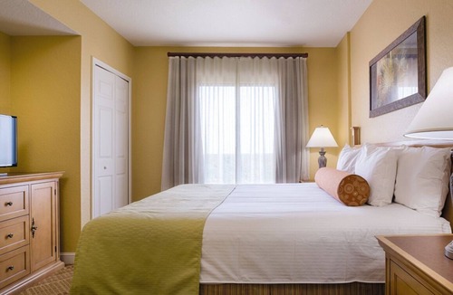 Lake Buena Vista Resort | 1BD/Orlando near Disney - Park Shuttle, 5 Pools, Waterslide, Game Room and more!