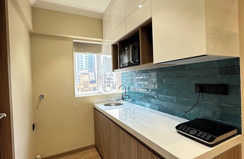 Khar Apartment | 1BHK Oasissta : Centrally Located with All Essentials 5 mins from Bandra