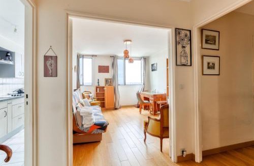 La Villette Apartment | 1BR Flat view on Eiffel Tower and Sacré-Coeur
