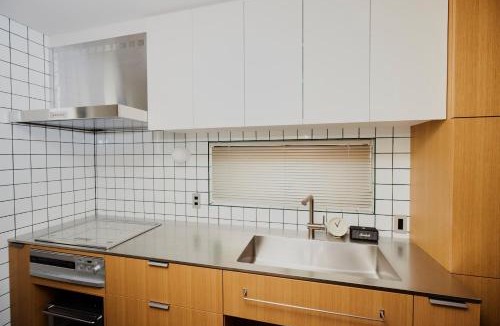 Setagaya House | 1Jp 都心アクセス抜群 最大12名OK 三軒茶屋すぐの広々一軒家ステイ Wi-Fi 駐車場付き快適ハウス