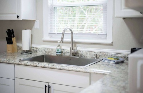 Dixieland House | 2/1 Fenced Home Pet Friendly