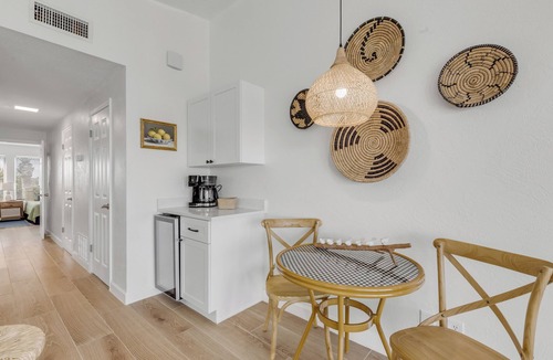 New Smyrna Beach Condo | 2/2 Oceanview Retreat with Full Kitchen & Balcony-unit 8