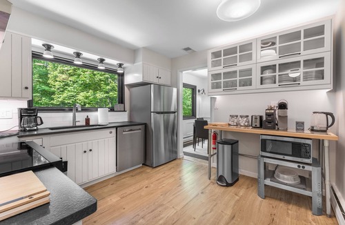 Park Forest Village House | 2.5 miles to PSU, Park views, Large Covered Patio, 4 Bedrooms, 2 Living Rooms