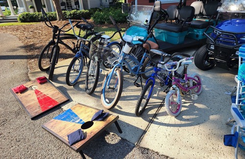 Laurel Grove House | 2 - 6 Seater Golf Carts, 5 Adult 2 Kid Bikes, 6 Beach Chairs, Picturesque Views!