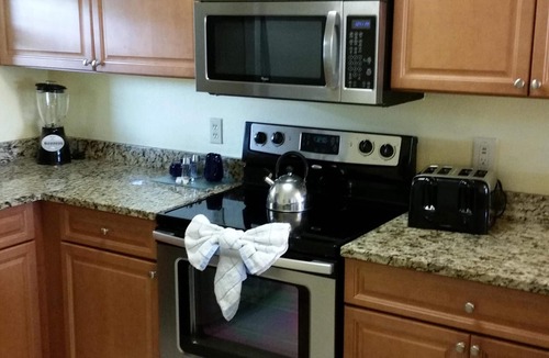 Florida Central Atlantic Coast Condo | 2-BEDRM CONDO: 2 OUTDOOR HOTTUBS: 3 HEATED POOLS: DISNEY ONLY 3 BLOCKS AWAY