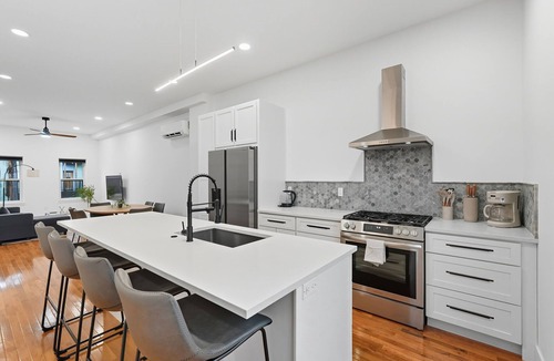 Central Northside House | 2 Bedroom 2 and a Half Bath Townhouse - Stadium and Downtown Nearby