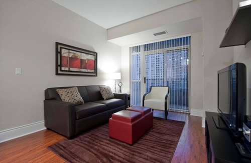 Downtown Mississauga Apartment | 2 Bedroom/2 Bathroom Suite