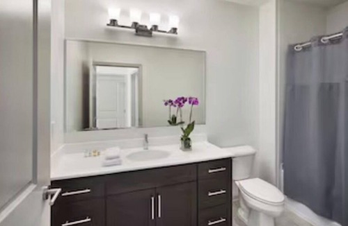 Newtown Square Apartment | 2-Bedroom Apartment - 7-day min. - Background check/Lease Required