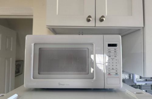 Hempstead Apartment | 2 Bedroom Apartment Suite in Quiet Neighborhood
