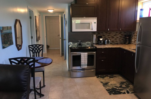 Kitchener Apartment | 2 Bedroom Apartment With Pool West Side