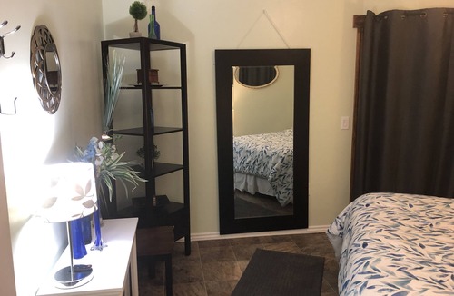 Kitchener Apartment | 2 Bedroom Apartment With Pool East Side