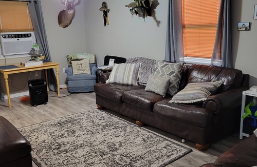 Delacroix House | 2 Bedroom Camp located in Yscloskey/Shell Beach.
