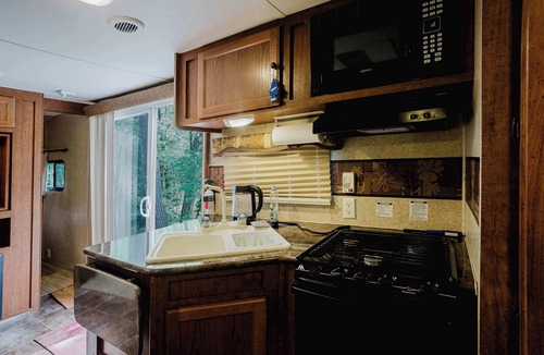 Carling House | 2-bedroom Camper Trailer Cottage #2