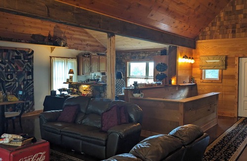 Leadsville House | 2-bedroom house that sleeps 6 in charming Elkins, WV