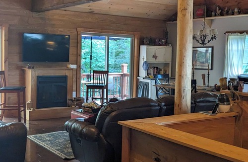 Leadsville House | 2-bedroom house that sleeps 6 in charming Elkins, WV