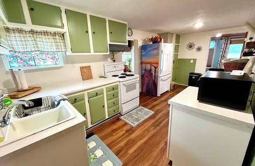 Hammondsport House | 2-bedroom lake house on welcoming Waneta Lake with picturesque views.
