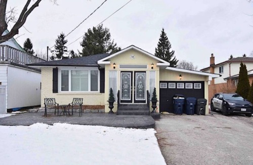 Scarborough House | 2 Bedroom plus Office Executive Bungalow in West Rouge