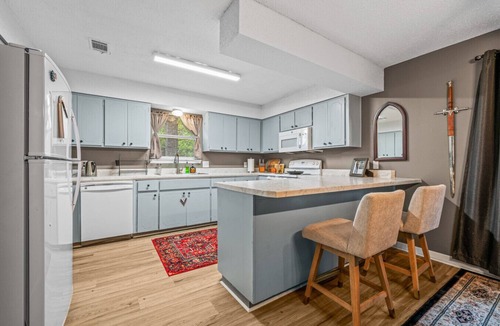 Shalimar House | 2 bedroom with loft in Shalimar