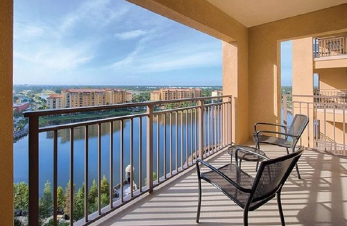 Lake Buena Vista Condo | 2 BR Deluxe Condo BONNET CREEK Club Wyndham Resort, less than 1 mile from Disney