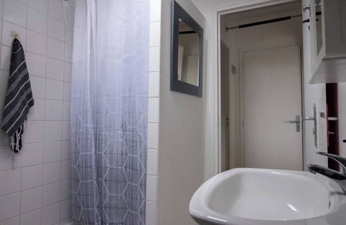 Abbesses Bed & Breakfast | 2 Chambres D'hotes Jusqu'à 6 Personnes