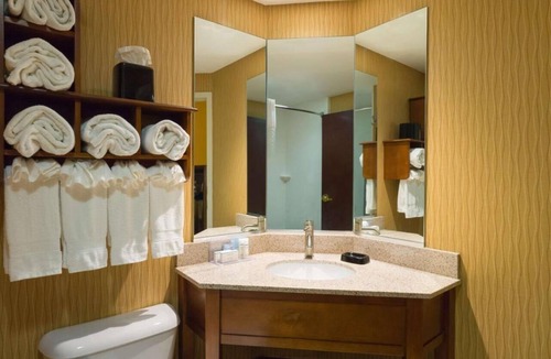 Carlisle Hotel | 2 Charming Rooms Near Dickinson College – Perfect for Relaxation and Exploration