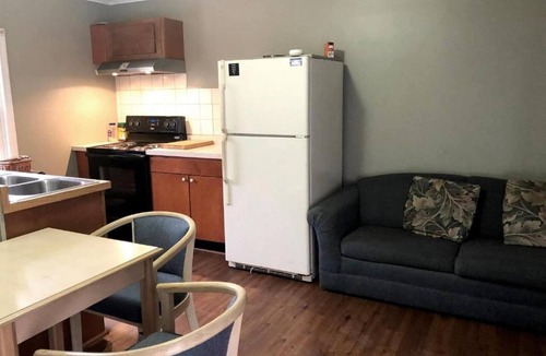 Seneca Falls Apartment | 2 Full Beds | Non-Smoking