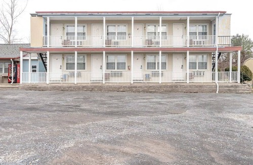 Seneca Falls Apartment | 2 Full Beds | Non-Smoking