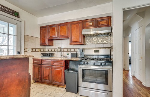 Alden Manor Apartment | 2 Mi to UBS Arena & Belmont Park: Suburban Escape