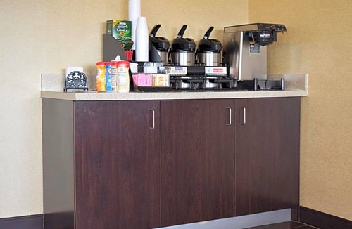 Syracuse Hotel | 2-Star Hotel ∙ Red Roof Inn Syracuse