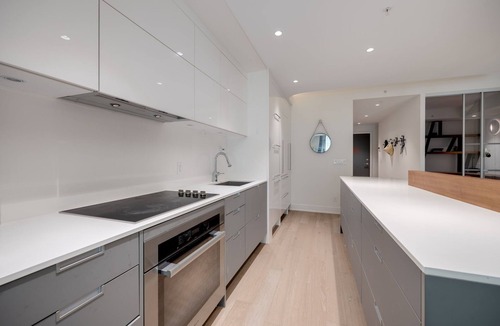 Bay Street Corridor Condo | 2 Story Luxury Townhome In Entertainment District