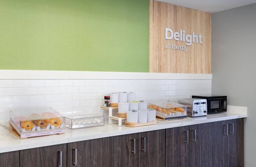 Clarion Hotel | 2 Value-Packed Rooms Great for Budget-Friendly Family/Group Getaways