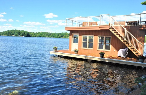 Gravenhurst Cottage | 20% early bird,On Lake Muskoka,hot tub,sunset from Boathouse,playset,watercraft