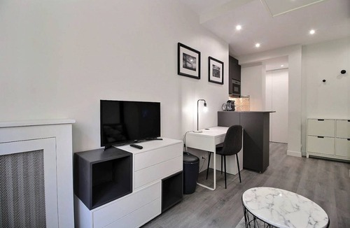 Champs-Elysees Apartment | 20 m² Apartment ∙ 2 guests