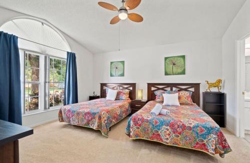 Eagle Pointe South House | 20 mins to Disney, Close to Shops, Private Pool