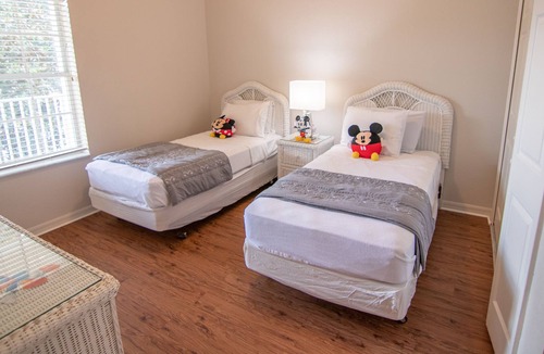 Hillcrest Estates House | ✨ 20 MINUTES TO DISNEY! An Oasis Island Vibe 3BR/2BA - Bayside Disney ✨