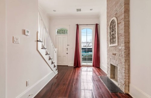 Faubourg Lafayette Condo | 20% OFF Monthly | 10% OFF Weekly-Charming 2BR on Carondelet by Hosteeva