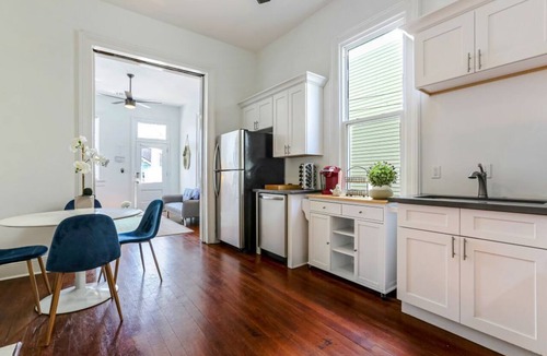 Freret Condo | 20% OFF Monthly | 10% OFF Weekly-Private 2BR in Uptown by Hosteeva