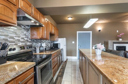 Faubourg Lafayette Condo | 20% OFF Monthly | 10% OFF Weekly-St. Charles Ave Condo – Minutes to FQ