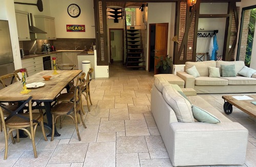 Montevrain House | 200 M2 Dreamhouse for 10 with private pool and garden in beautiful park